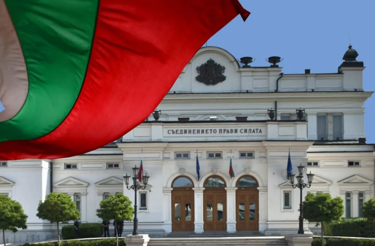 Среща между ГЕРБ-СДС и ПП-ДБ: Разговори за съставяне на правителство не е имало (СНИМКИ)