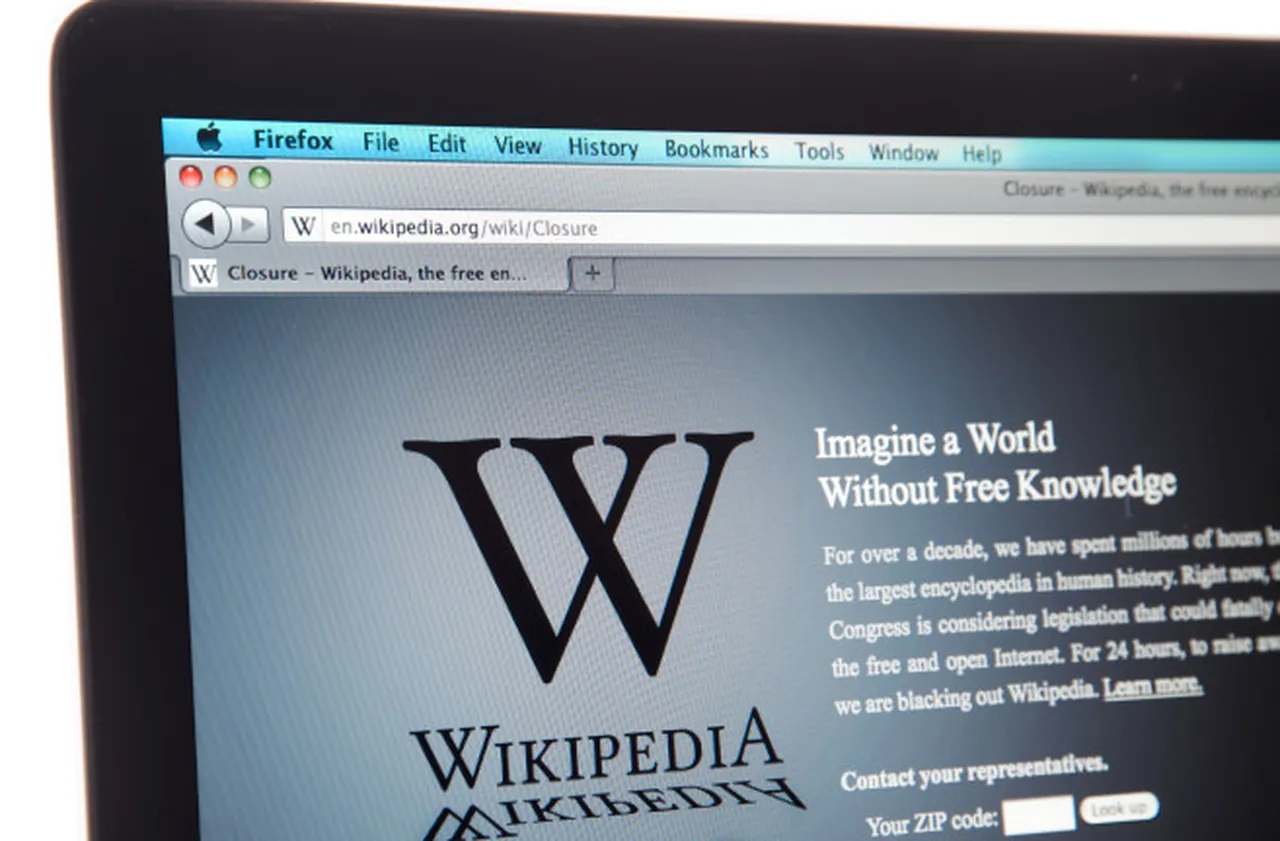 Русия пак глоби Wikipedia за "забранено съдържание" относно войната в Украйна