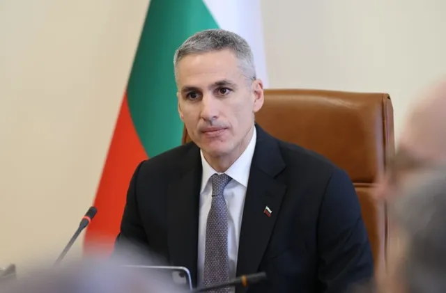 Кабинетът спира поскъпването за хората през стратегически мерки за транспорта и бизнеса
