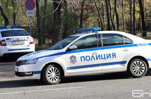 Задържаха мъжа, блъснал с колата си полицай
