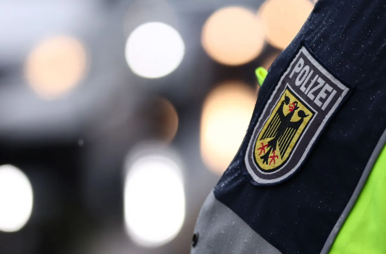 Германия разследва 14 мъже за детска порнография