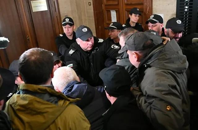 БОЕЦ атакува Сарафов искат забрана за достъп до кабинета на главния прокурор