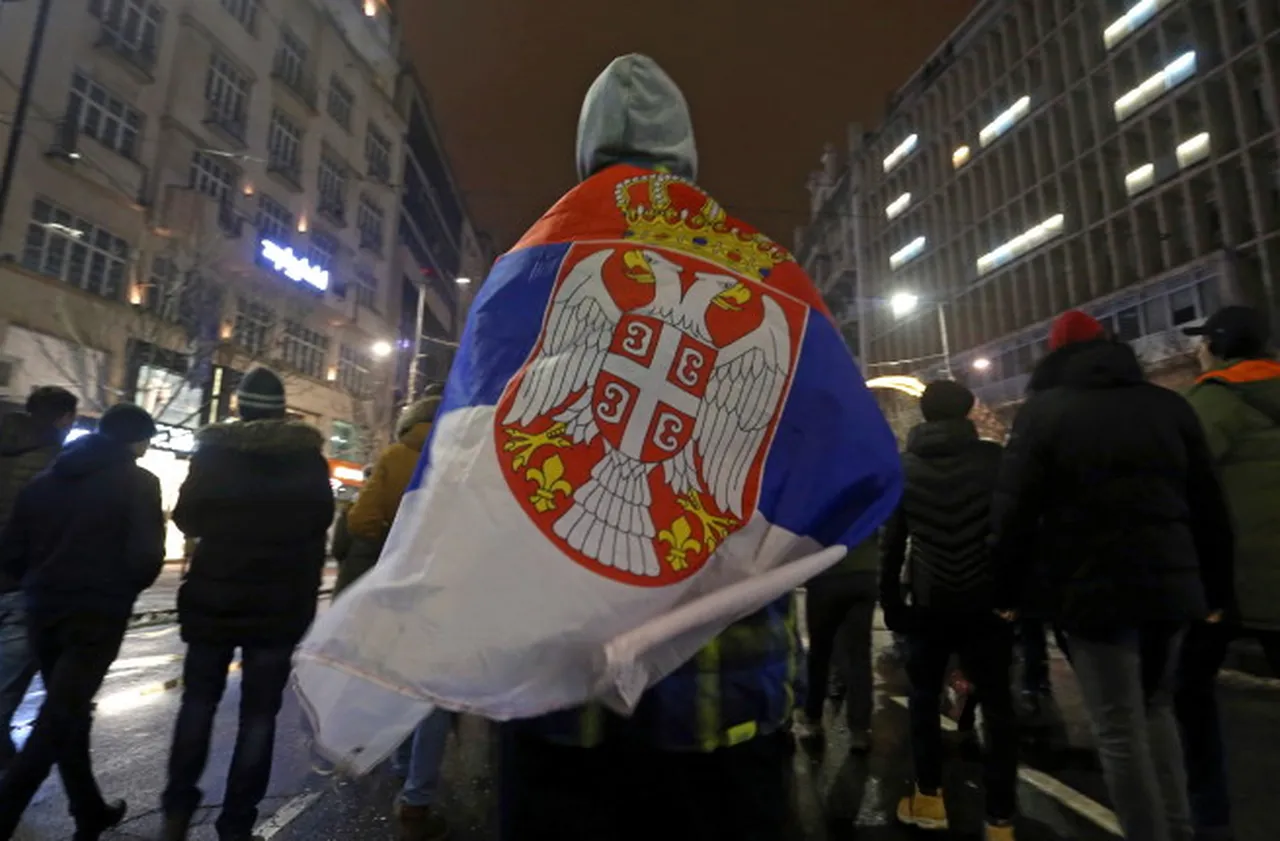 Ескалация в Белград, студенти се сбиха с полицията след акция в университета