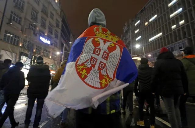 Ескалация в Белград, студенти се сбиха с полицията след акция в университета