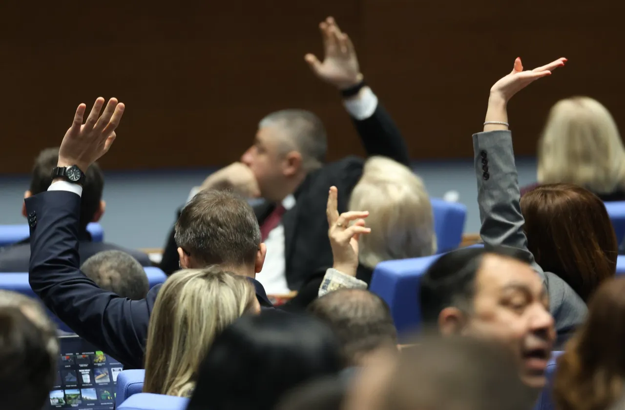 Липса на кворум провали извънредното заседание за споразумението с Украйна