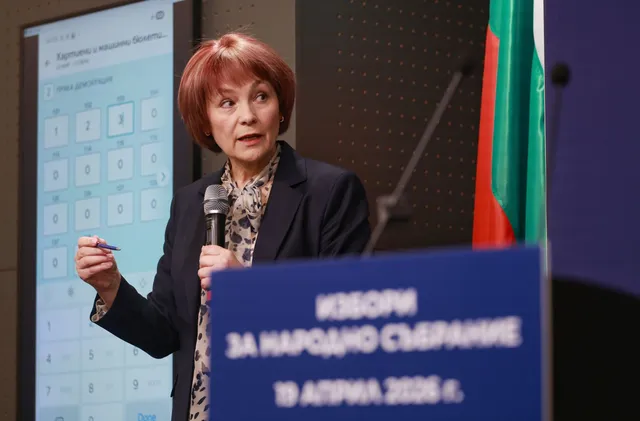 ЦИК пита "Сиела Норма" за какво са ѝ 40 лопати при инсталиране на машините – оказа се, че става въпрос за лаптопи