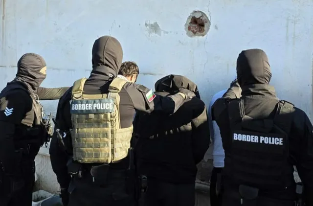 Гранична полиция разби престъпна група за трафик на мигранти