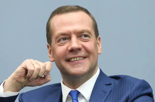 Медведев: Иран изпробва ядреното си оръжие - нарича се Ормузки проток