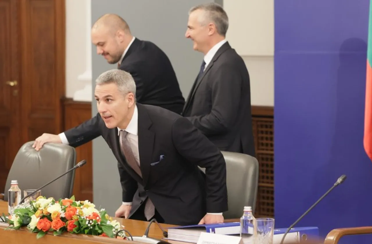 Властта се хвали предизборно, че със запретнати ръкави се бори за честен вот