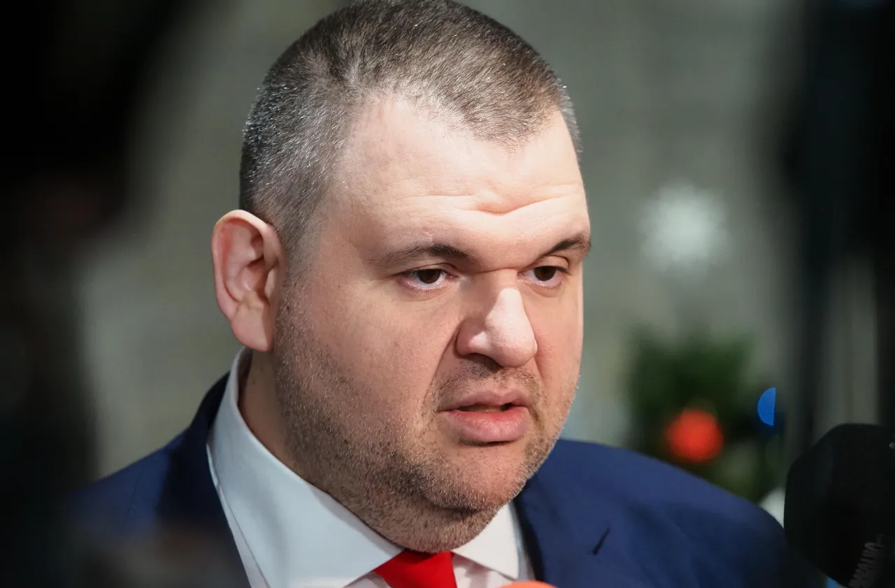 Делян Пеевски по-харесван от Слави Трифонов и Доган