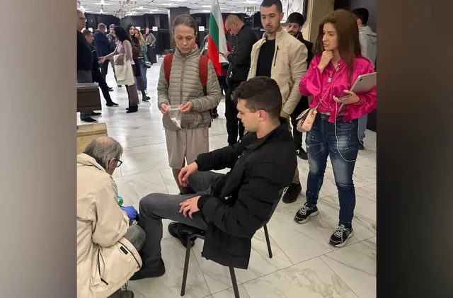 Пълен резил: Пишман "журналиста" Пело Кръстев залита, псува и заплашва след среща на „Величие“ в София