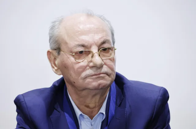 Ахмед Доган гласува: Младите са приоритет за Европа (ВИДЕО)