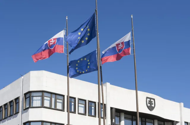 Словакия решава на референдум: Край на доживотните пенсии за Фицо