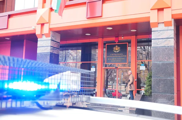 До по-късно на гише: Сметната палата приема декларации с удължено работно време