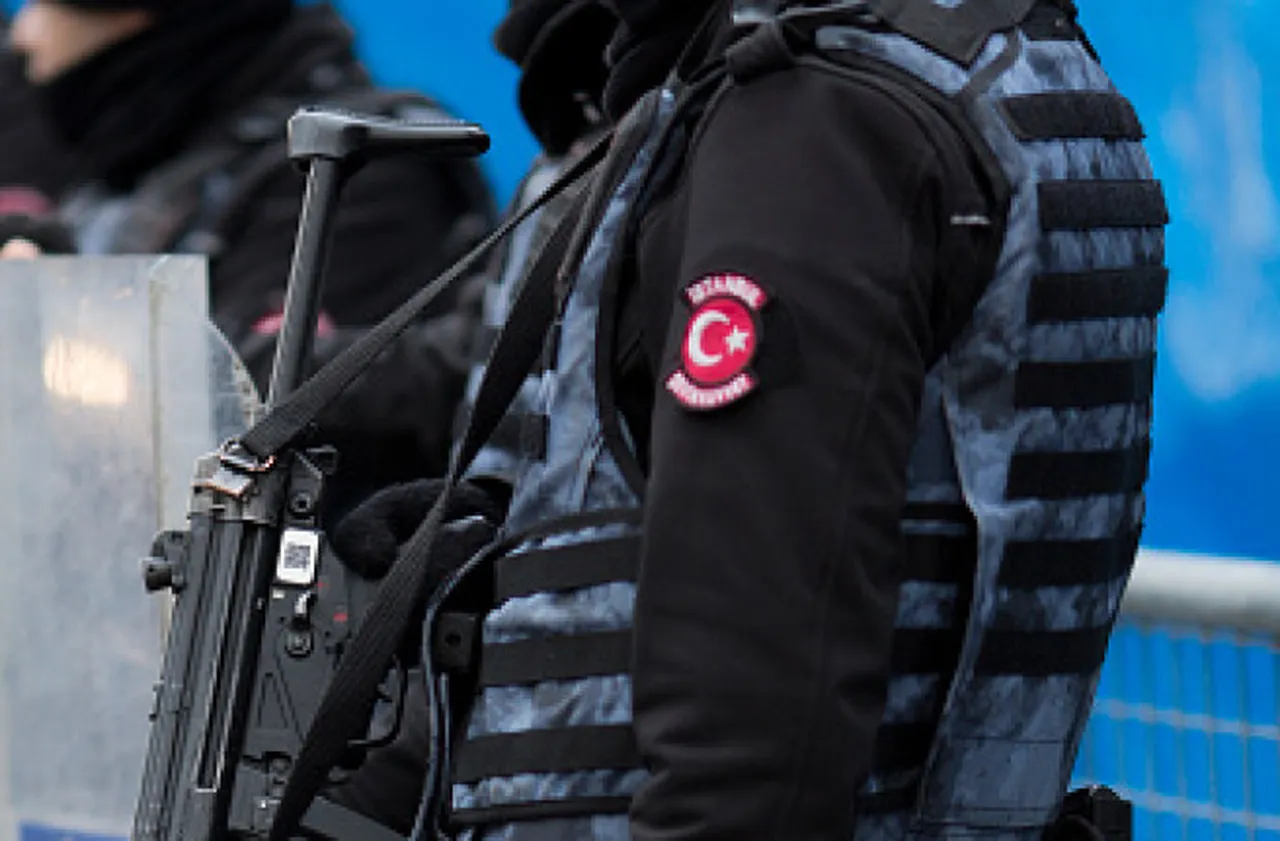 Турската полиция задържа над 300 заподозрени членове на „Ислямска държава“ при мащабна операция