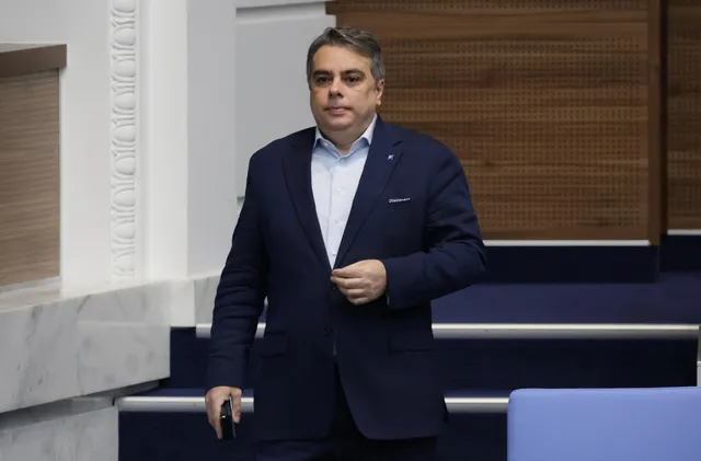 ВКС окончателно: Свързаната с Асен Василев "СТВ Консълтинг" е в неплатежоспособност от края на 2020 г.