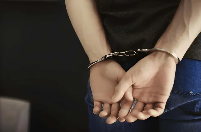 Мъж стреля с прашка по деца във Велико Търново, задържан е
