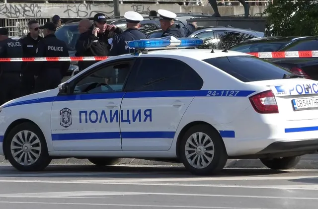 Скандал между шофьори в Перник завърши с потрошен автомобил