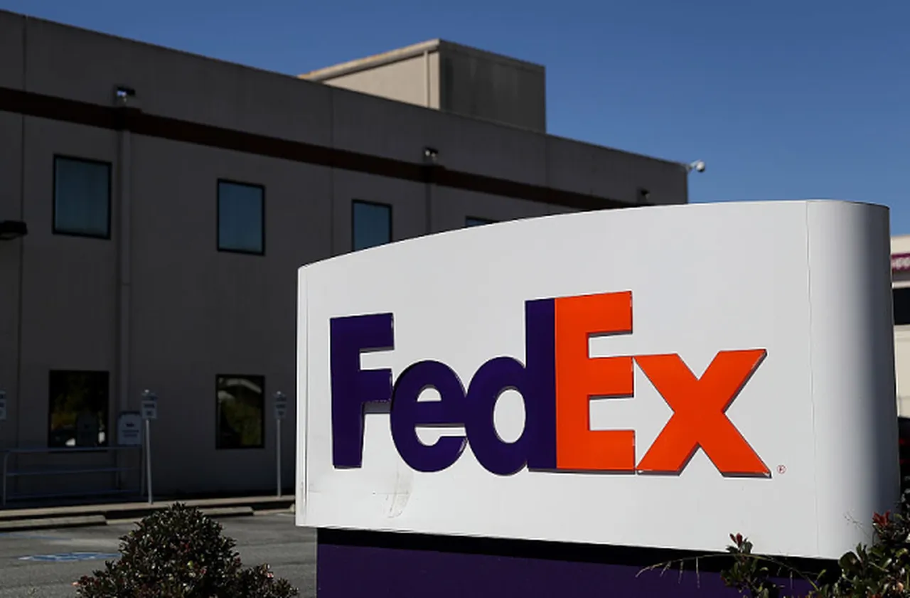 DHL, FedEx и UPS настояват ЕС да отложи новите митнически правила