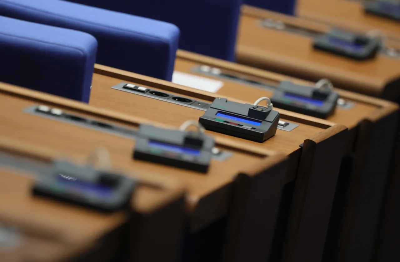 Парламентът отхвърли искания за изслушвания, депутати почетоха Курбан Байрам