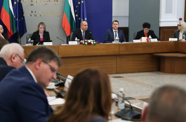 Румен Радев постави нови задачи на областните управители