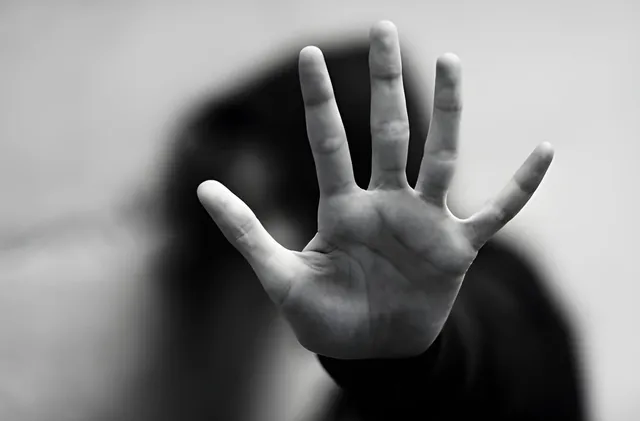 Баща преби 8-годишния си син и роднини в Разградско