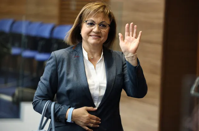Корнелия Нинова: Достойнството и принципите стоят над постовете