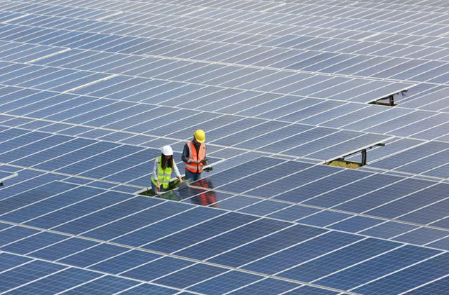 ОМV Petrom инвестира в мегасоларен проект от 415 MW край Бяла Слатина 