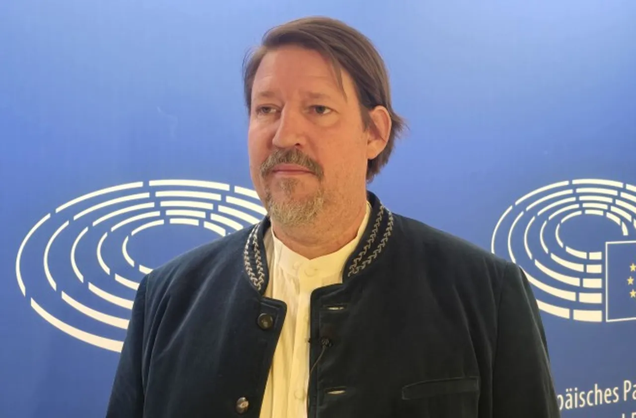 Европарламентът подкрепи доклада за РСМ и запази текста за общата история с България