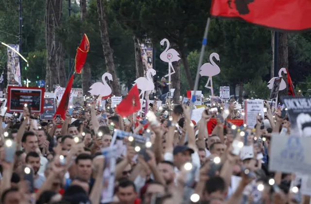 35 обвинени след протест срещу курорта на Джаред Къшнър в Албания 