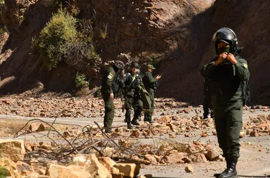 Шестима загинаха при катастрофа на военен самолет в Боливия