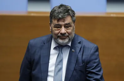 Раздор в ПП-ДБ за кандидатурата на Андрей Гюров за президент
