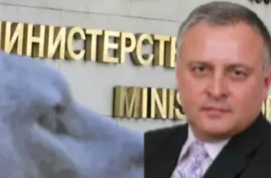 Докторска степен по семейна линия? Въпросите около Мария и Неделчо Стойчеви не могат да бъдат подминати