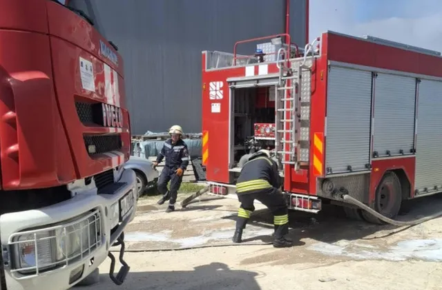 Мъж загина при пожар в жилищна сграда в Садово, двама са ранени