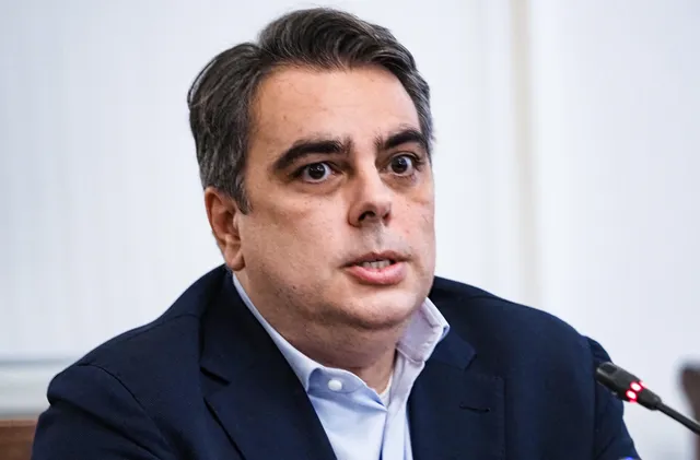 Асен Василев атакува Бюджет 2026 заради милиардни разходи