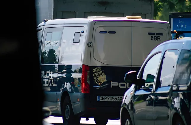 Автобус се вряза в сграда в Испания, десетки ранени