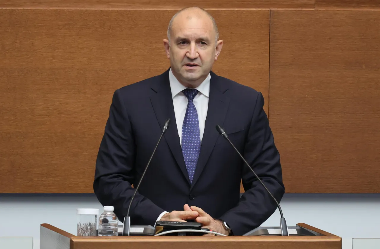 Радев: Решени са проблеми с доставките на петрол за „Лукойл“