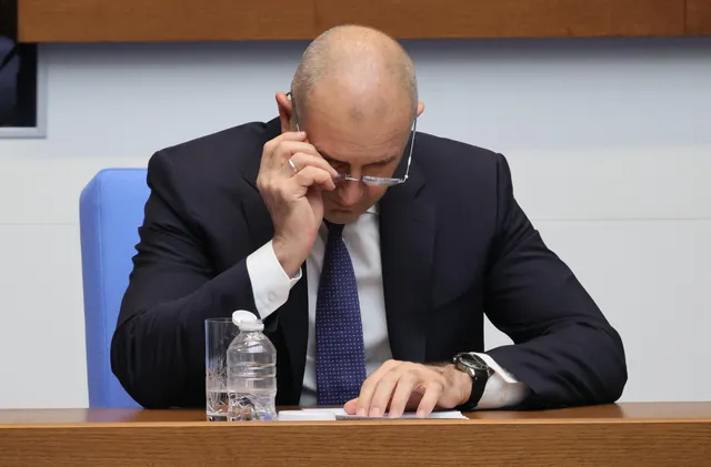 Радев заплаши с вето върху нови санкции срещу Русия (ВИДЕО)