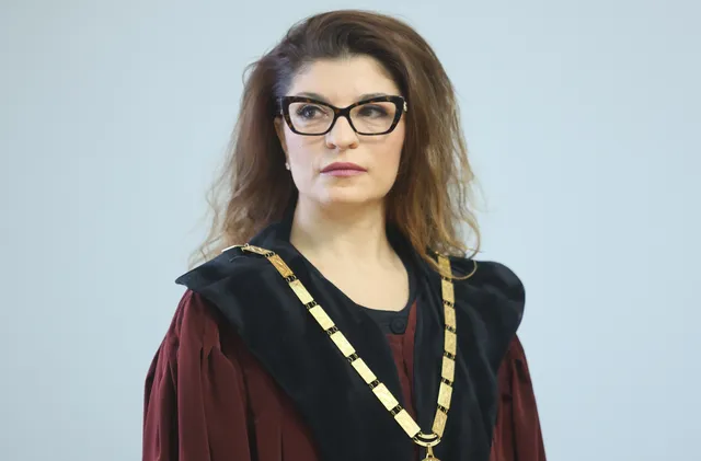 Десислава Атанасова отрече твърдения за общ полет с Делян Пеевски