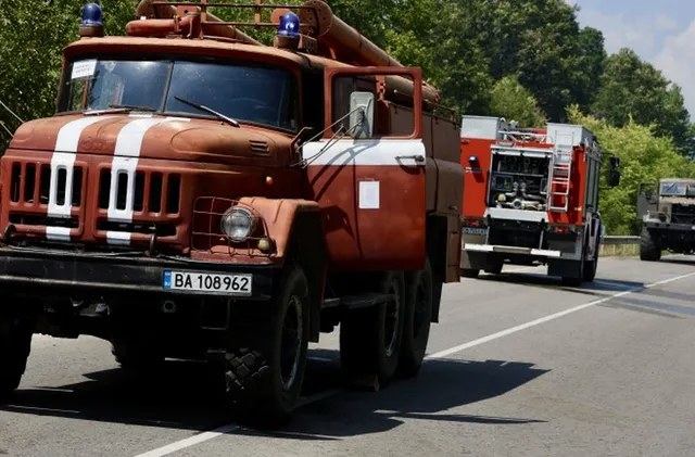 Голям пожар край Черноморец изпепели бунгала и каравана
