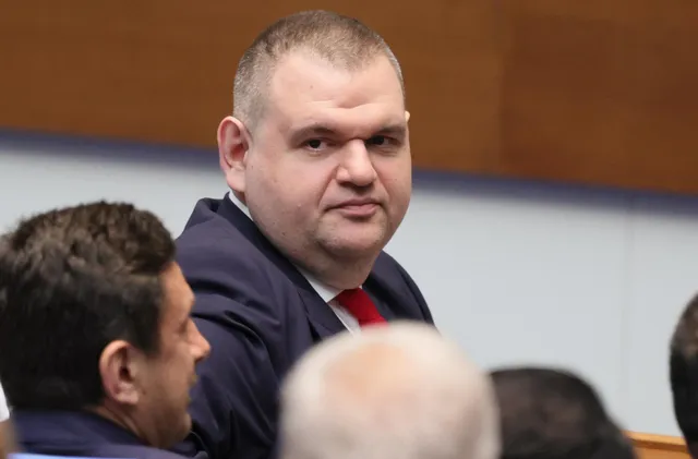 Цветанка  Андреева: Пътуванията на Пеевски и Атанасова се превръщат във „властгейт“
