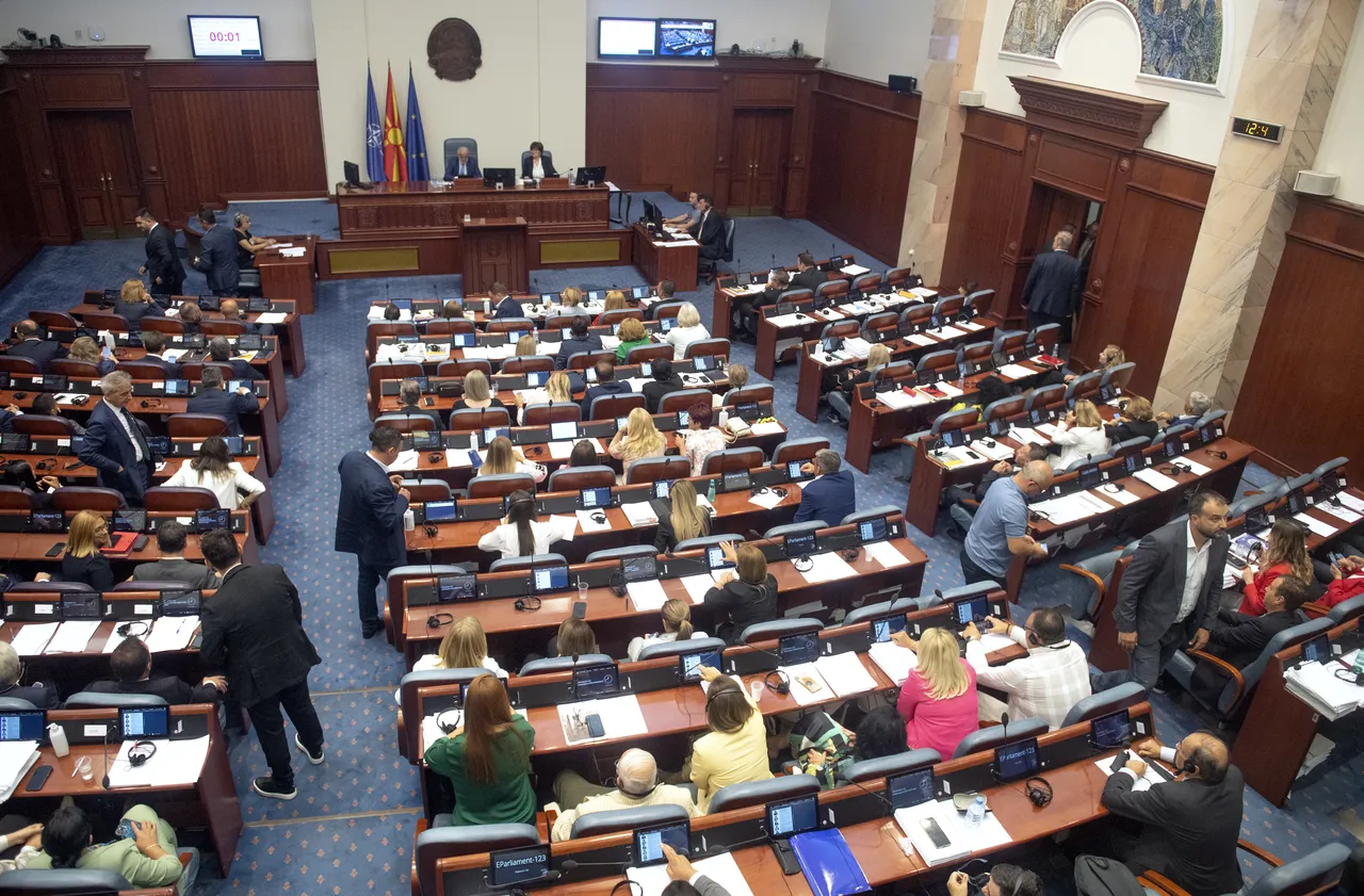 Мащабна рокада в РСМ: Парламентът смени осем министри в кабинета на Мицкоски