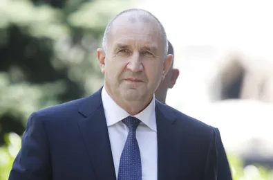 Румен Радев призова за мир и обяви пътищата за „бойно поле“ (ВИДЕО)