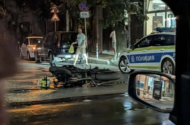 Шофьор блъсна моторист и избяга в София