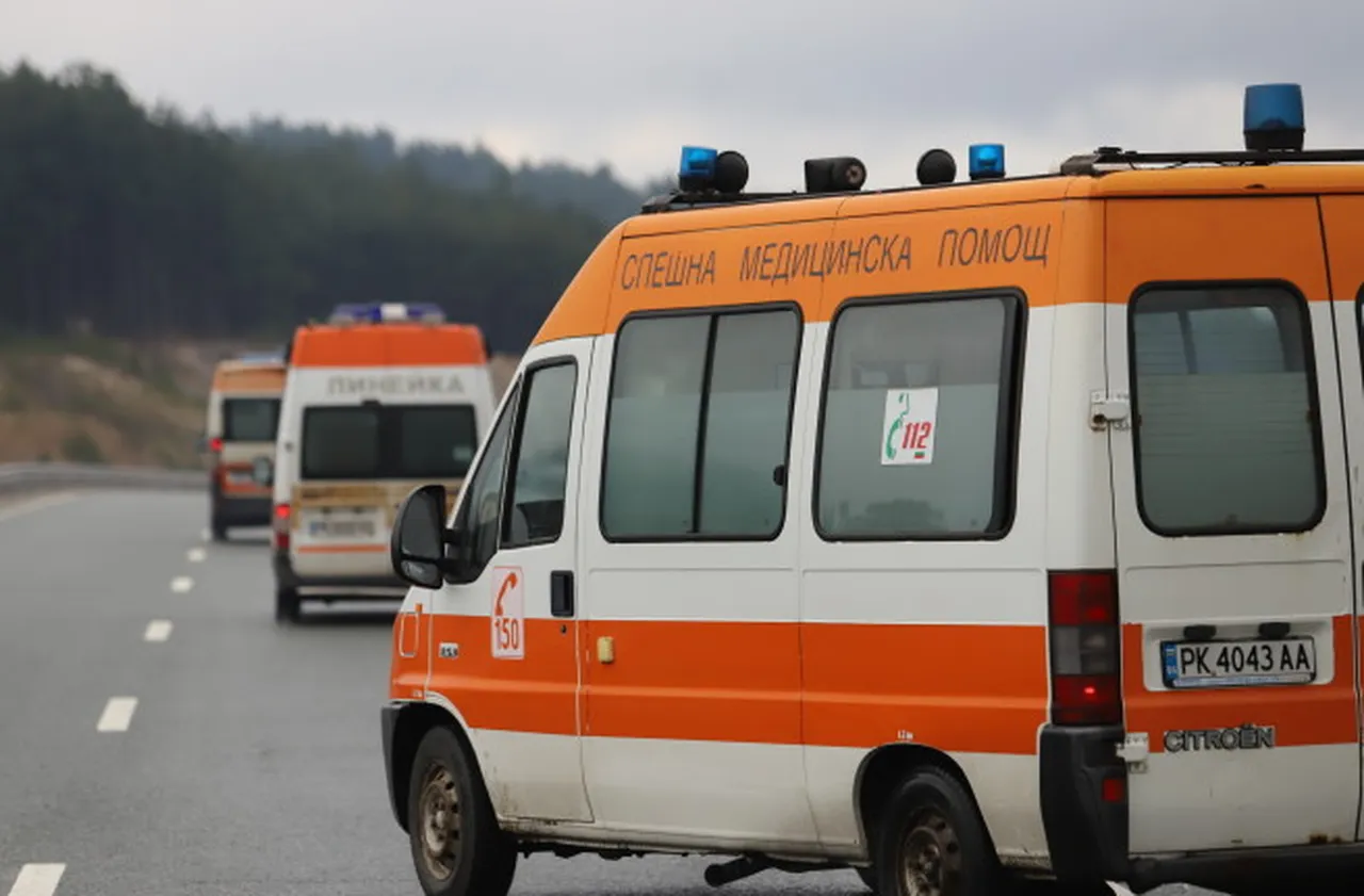 Три деца и двама възрастни пострадаха при катастрофа край Велико Търново
