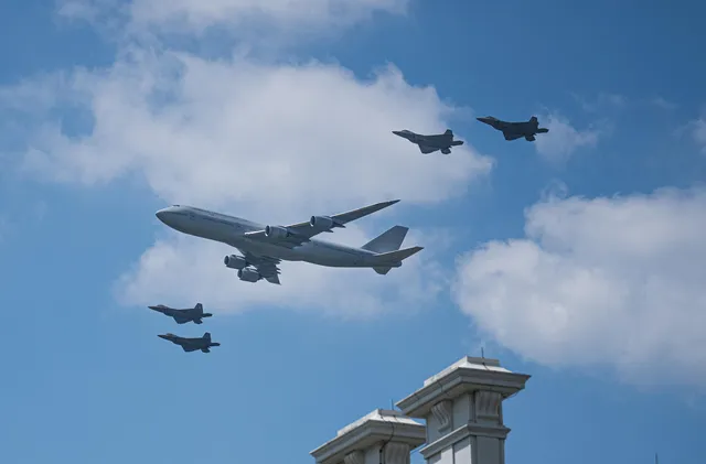 Тръмп праща катарския Air Force One за защита