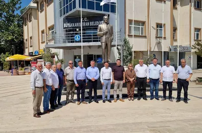 Делегация на ДПС проведе срещи с местната власт и изселници в Бюйюккаръщъран