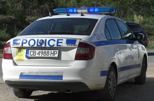 Мъж блъсна с кола бившата си съпруга в Монтана, тя е със счупени ръце