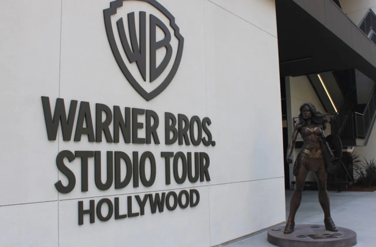 Съдът блокира временно сделката Paramount–Warner Bros