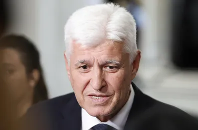Военният министър спира спорна наредба за извънредния труд на армията